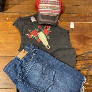 Gray Tank Top with Red Rose Skull Design small